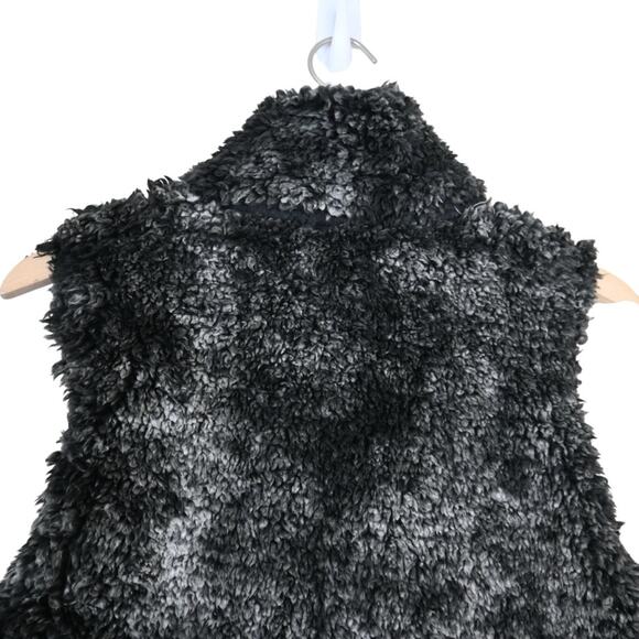 Simply Southern Womens S Faux Fur Sherpa Sleeveless Vest - Picture 4 of 10